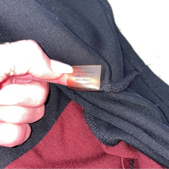 41 Hawthorn maroon & black square figure flattering textured knee length dress - Picture 6 of 12